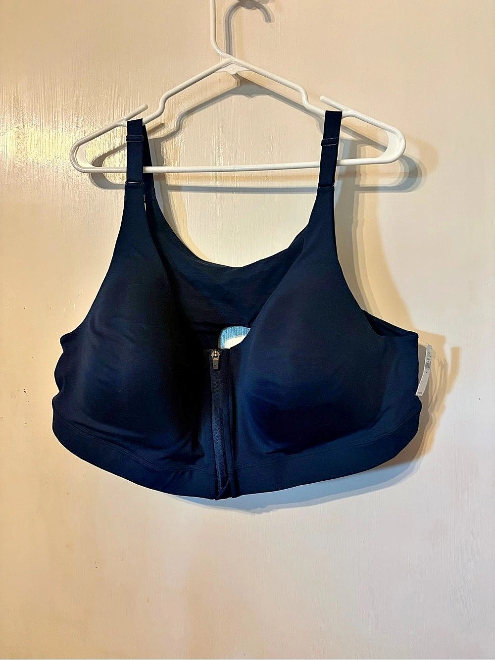 Old Navy Powersoft Sports Bra in Black 44D Like New